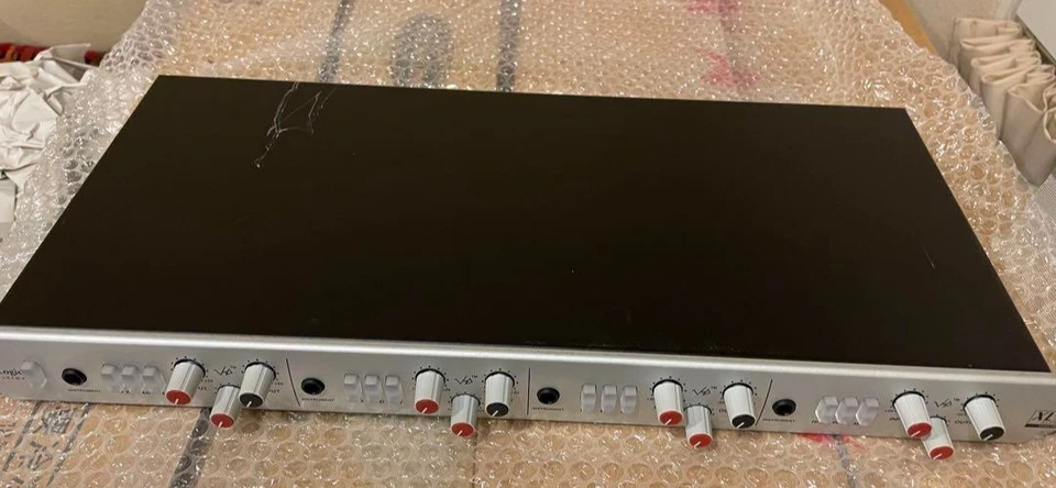 Preamplificador de micrófono pre 4 canales Solid State Logic SSL XLogic Alpha VHD con fuente de alimentación Foto 3 de 4