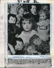 1968 Press Photo Brigett Kienow, Dolls to Go to South Dakota School & Hospital
