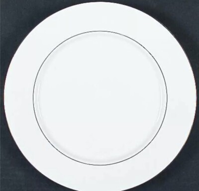 Set Of 4 Royal Majestic D'or Fine China Dinner Plates 8404