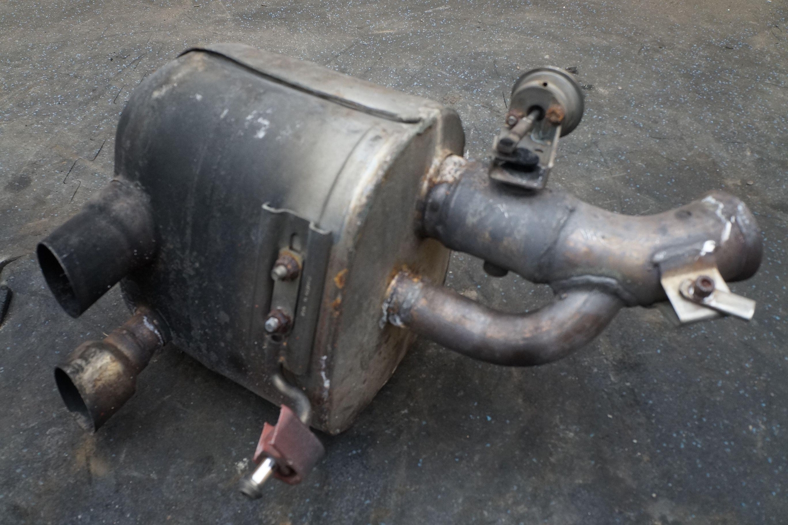 Rear Right Exhaust Muffler Silencer Tail Pipe 253352 OEM Ferrari California 2010