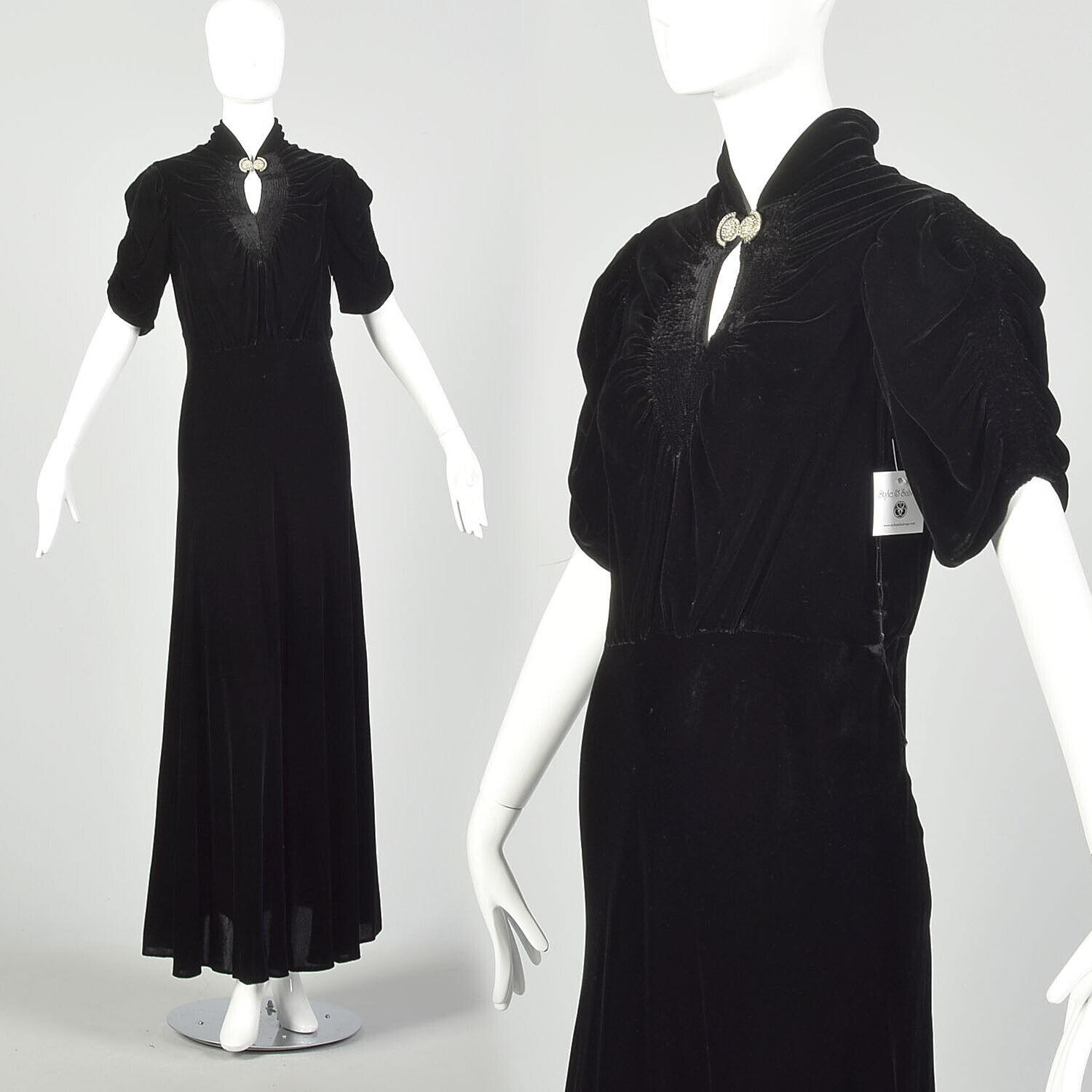 Small 1930s Dress Black Silk Velvet Keyhole Neckl… - image 1