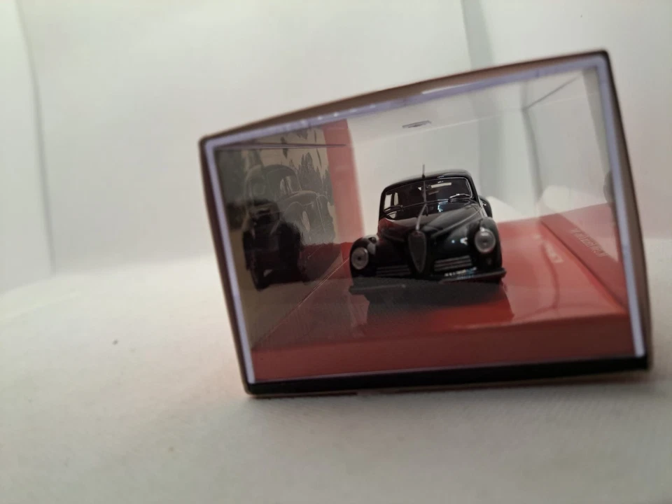  Alfa  Romeo 6C 2500  Freccia d'Oro  1947  Nero Minichamps    1:43 - Immagine 3 di 4
