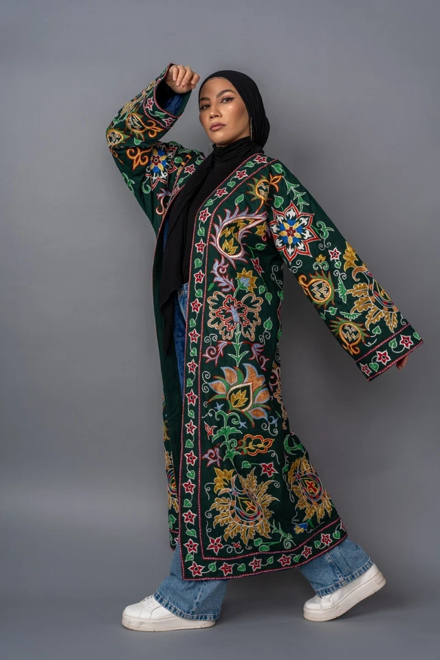 Bata Abrigo Chapan Kimono Suzani Bordada Seda Orgánica Uzbeka Hecha a Mano De Colección Foto 2 de 4