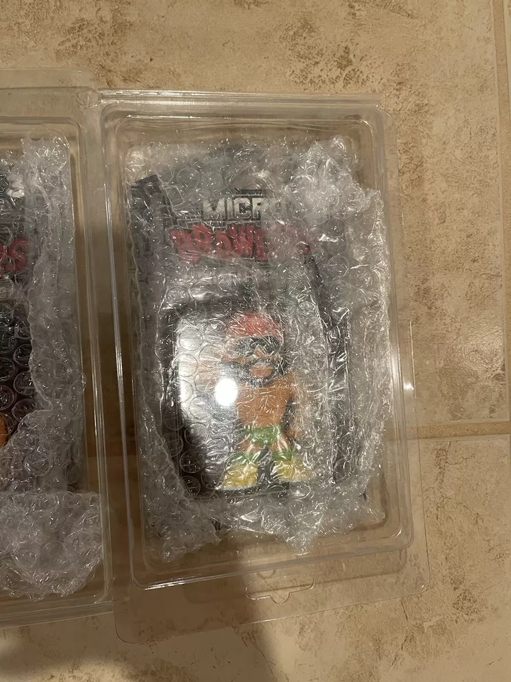 Macho Man Randy Savage - Micro Brawlers Lote 4, 2 Naranja, 1 Verde, 1 Rosa Foto 3 de 3