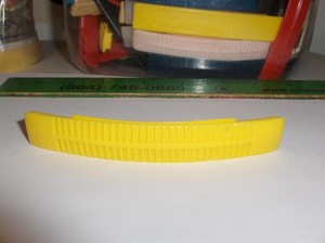 VINTAGE YELLOW PLASTIC-TOP RIBBED LUNCHBOX HANDLE-REDUCED- SHIPS FREE