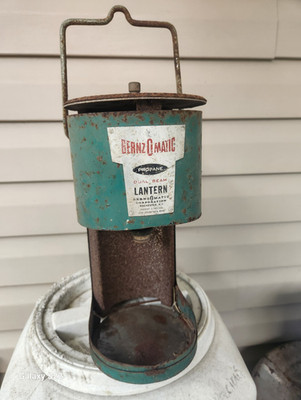 BernzOmatic TX-750 Propane Dual Beam Lantern Green Metal Camping Lantern