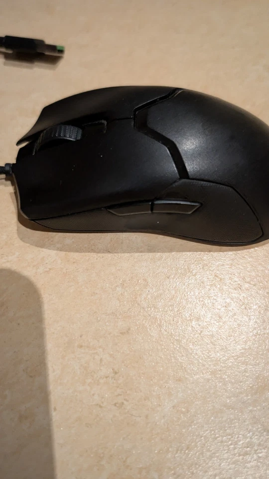 Razer Viper USB-Gaming-Maus, Schwarz, 16000 DPI - Bild 4 von 4