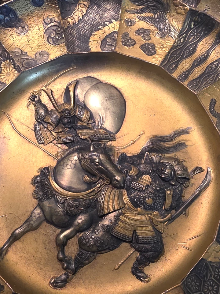 2 Plats Japonais En Métal Mixte à Décor De Samouraï, Japon ère Meiji - Photo 4/4