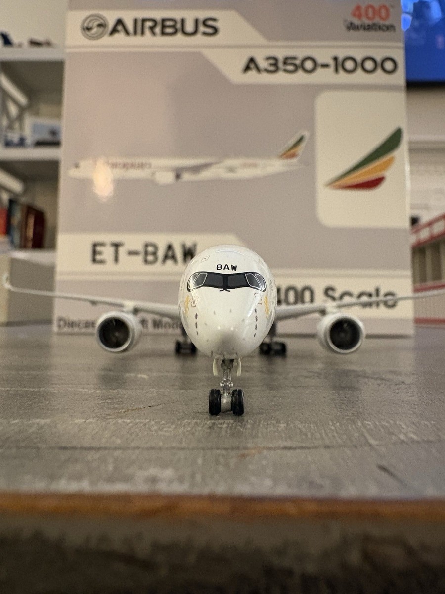 Boeing 737 -800 Alaska Airlines Salmon People 1/500 Herpa