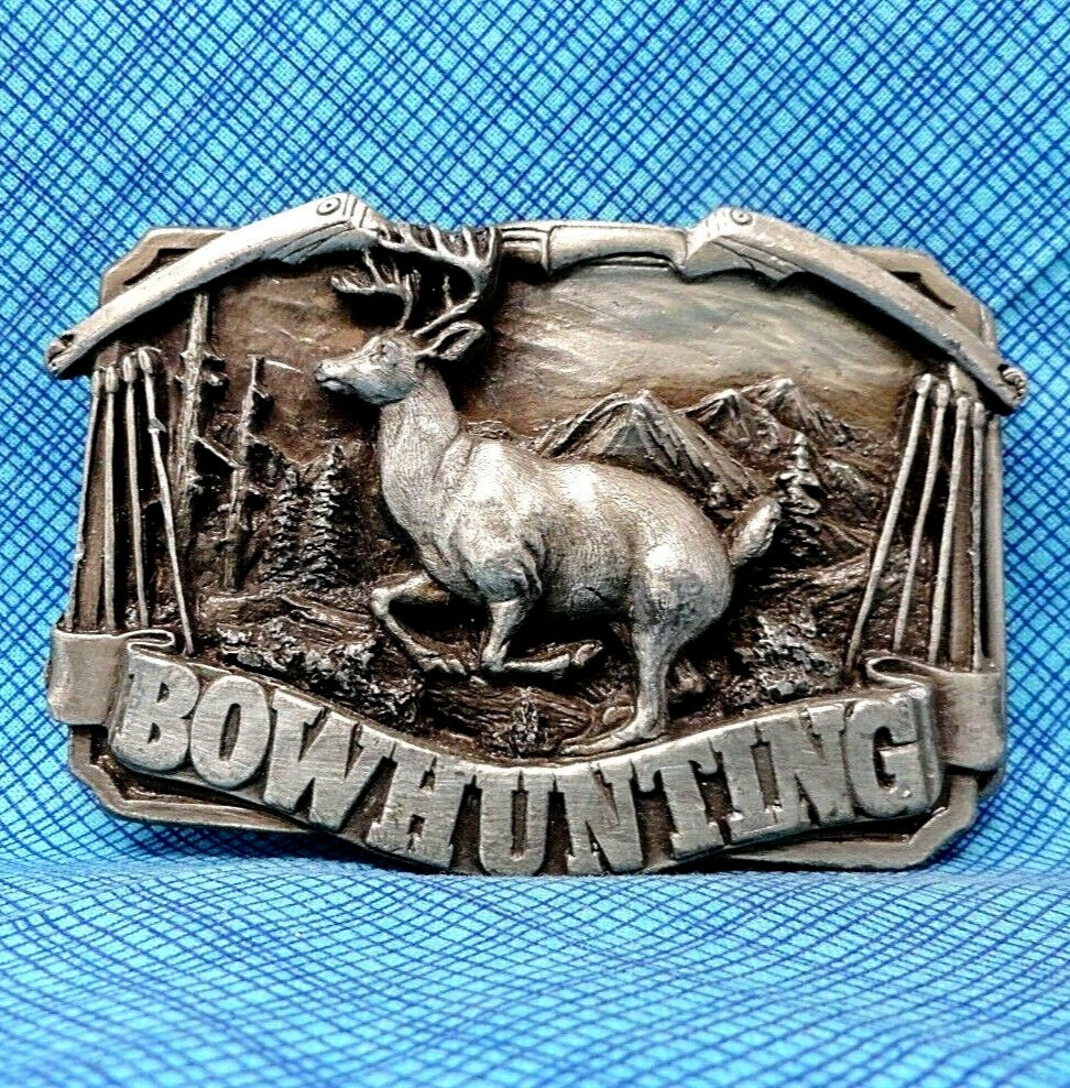 Bowhunting Belt Buckle Deer Hunter Nature Mountains Vtg 1983 Bergamot .DBD347