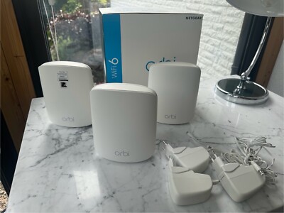 Orbi AX1800 WiFi 6 Mesh System (RBR350 + 2x RBS350)   Top-Zustand, OVP