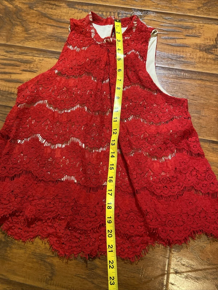 Ladie’s XSmall Lace Sleeveless  Dressy Top - Image 3 of 4