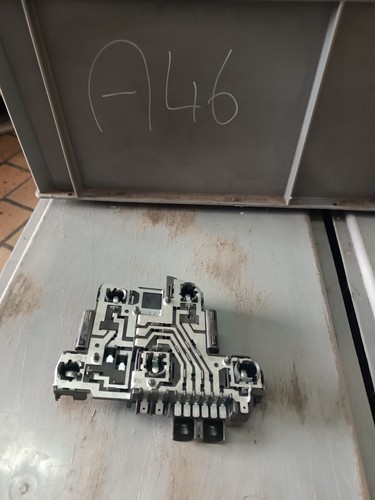 Original Lampenträger Träger Lampen links VW Golf II 2 19E 1G1 191945257