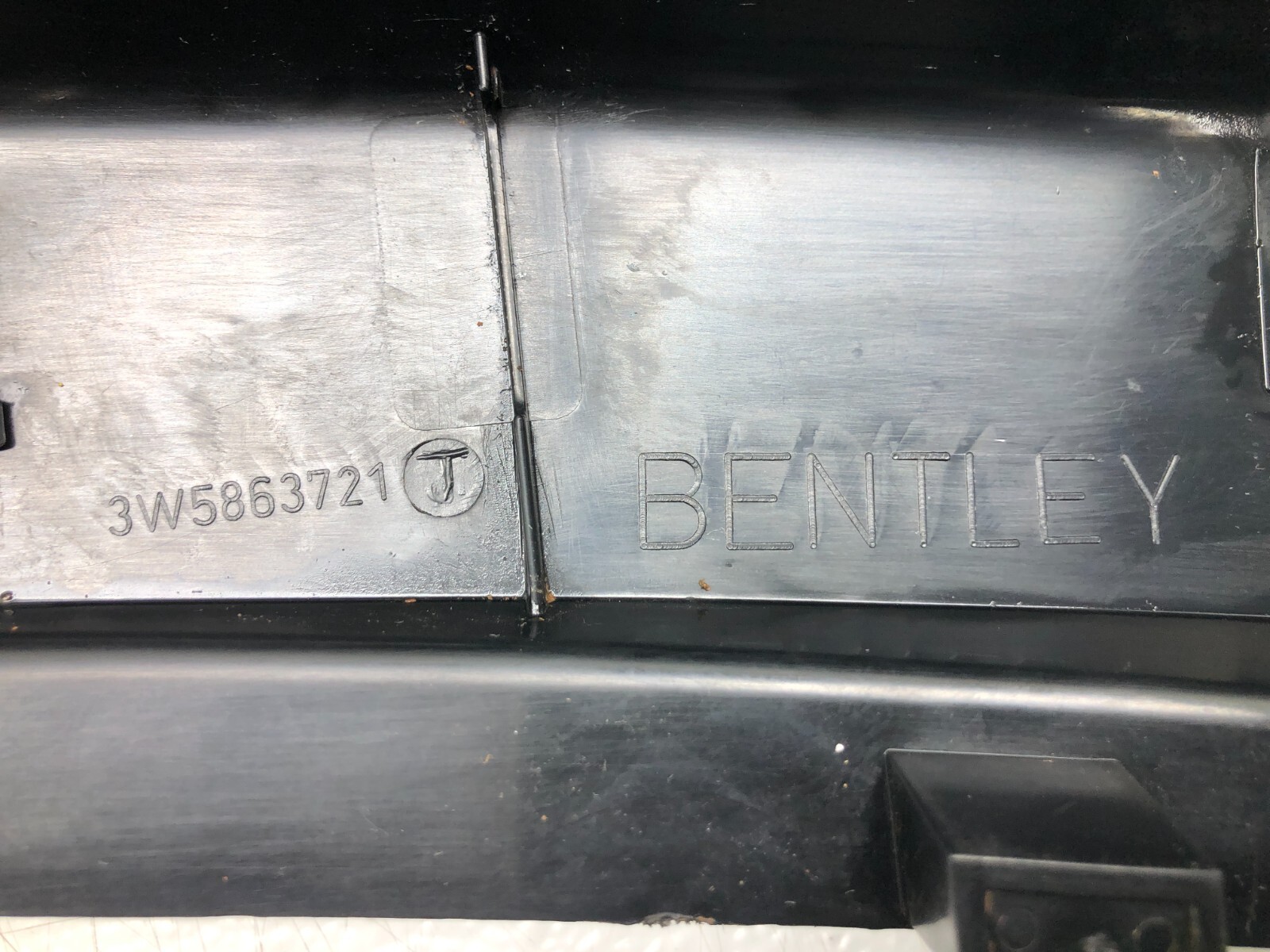 2014-2018 BENTLEY FLYING SPUR REAR TRUNK UPPER TRIM PANEL COVER MOLDING OEM
