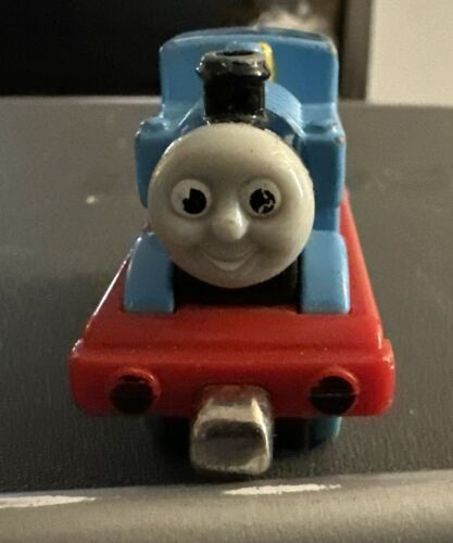 Thomas #1 Thomas and Friends 2002 Take N Play Magnetic Diecast Train Engine - Picture 2 of 5