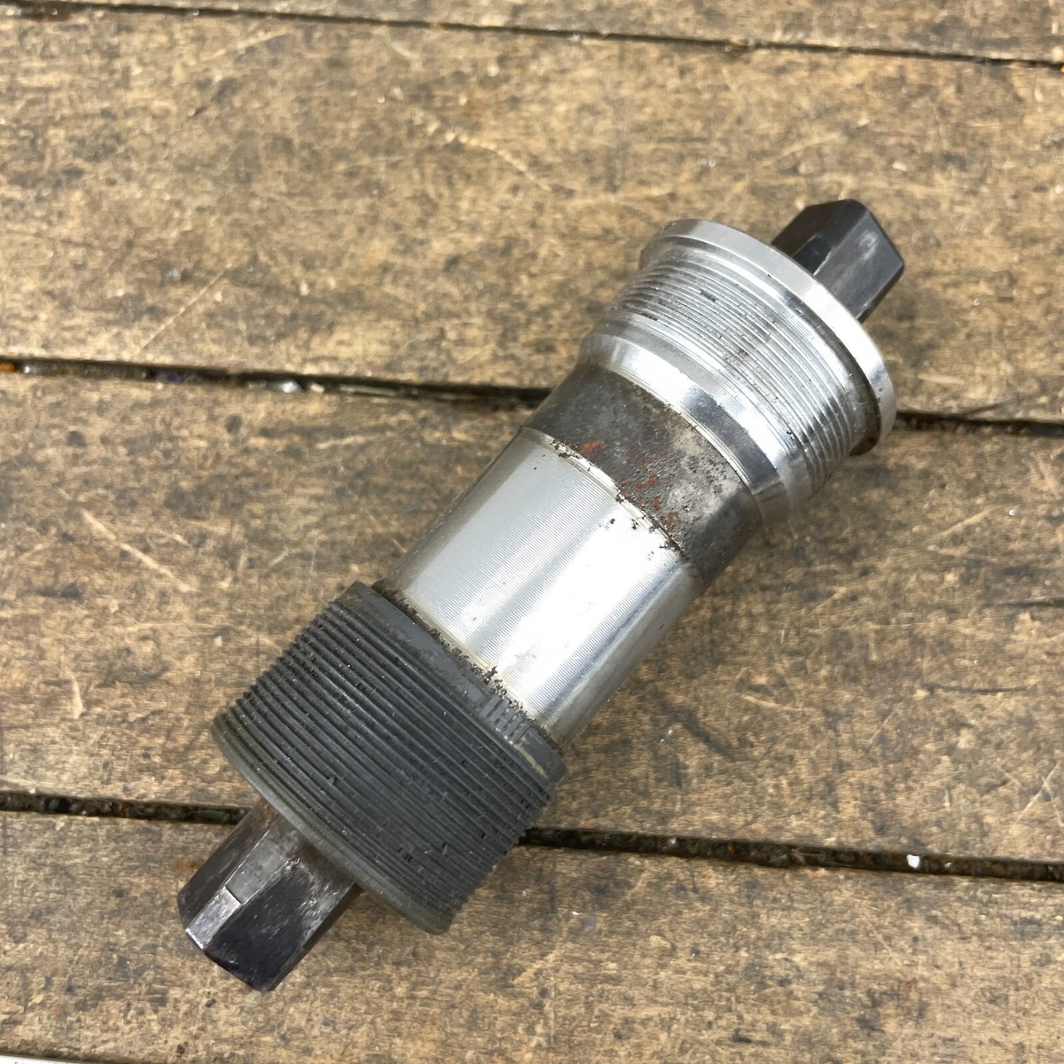 Vintage Shimano BB-UN52 Bottom Bracket 73 1.37 x 24 113 mm Spindle