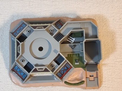 Juego de batalla militar vintage Micro Machines Strato-Fortress incompleto 1993 - Imagen 2 de 10