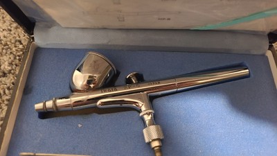 Iwata HP-C  Air Brush w/ Gravity Feed Dual Action Airbrush
