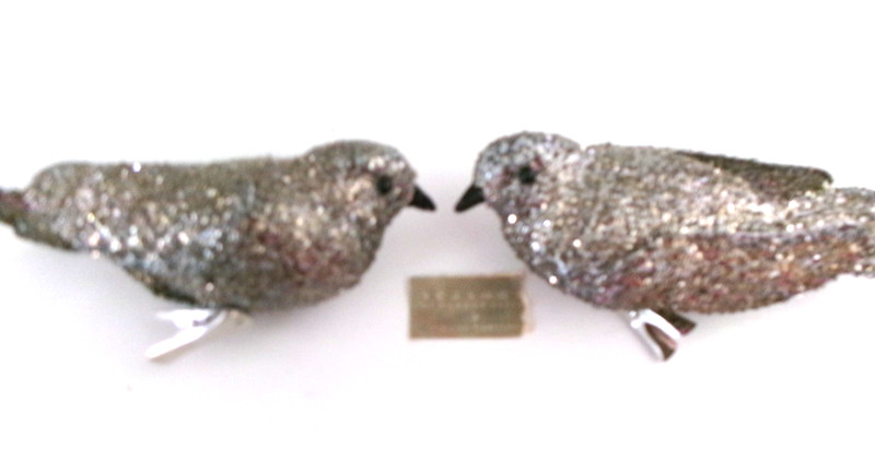 2 VINTAGE BEAUTIFUL MICA BIRDS WITH CLIPS 6” X 3” SEASONS OF CANNON FALLS