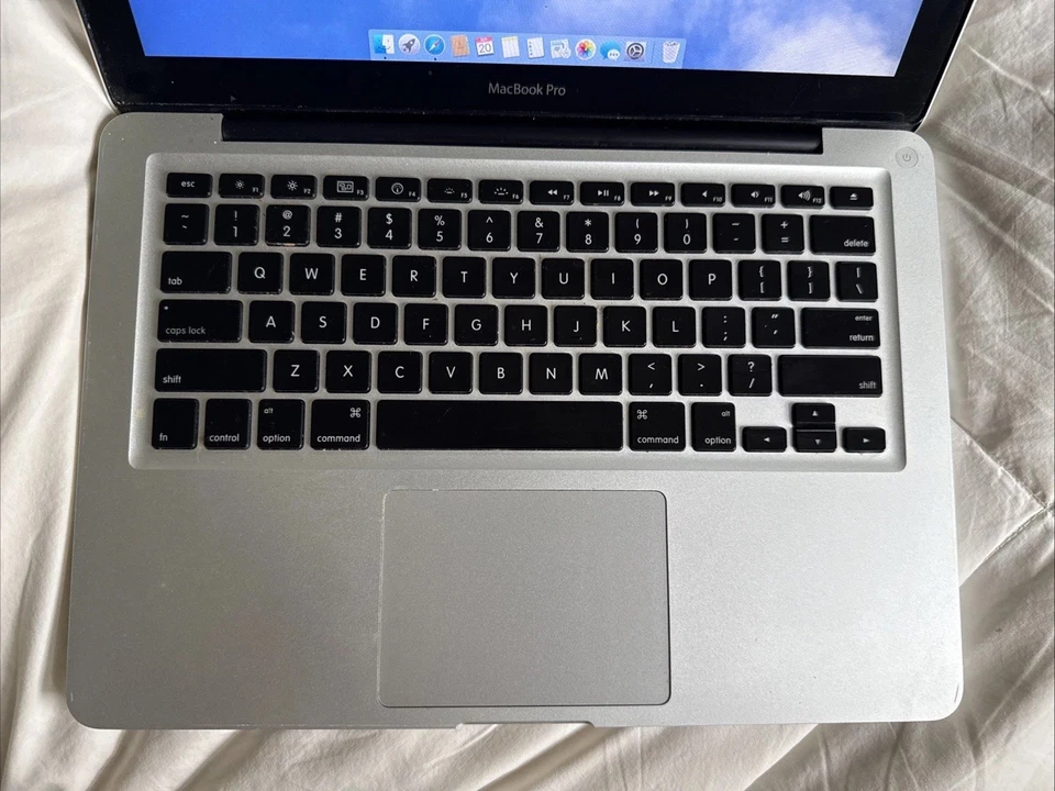 Apple MacBook Pro Retina Display Laptop - Image 4 of 4