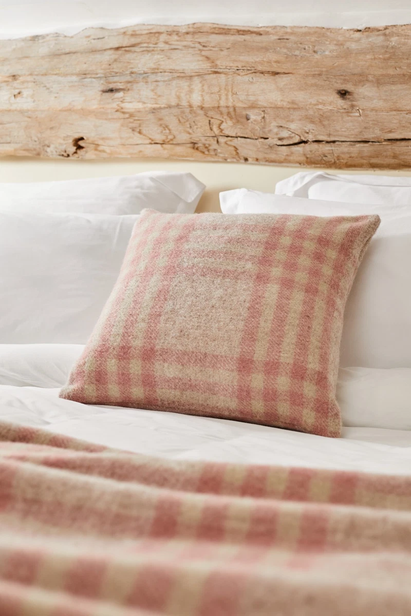 EXTRA LARGE TWEEDMILL 100% Wool Sofa Bed Blanket HEX DUSKY PINK & BEIGE THROW