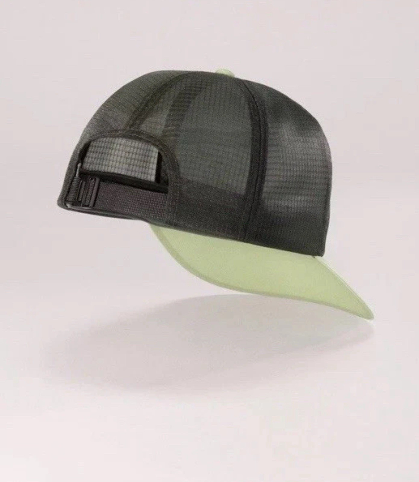 Cappello camionista Arc'teryx Performance nuovo con etichette prestazioni avanzate