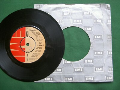 CLIFF FICHARD - DREAMIN'.   7'' SINGLE.    (ORIGINAL U.K. SINGLE).