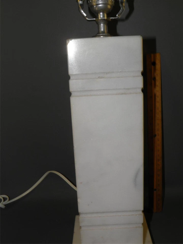 LÁMPARA DE MESA MODERNA DE MÁRMOL COLUMNA CUADRADA DE MEDIADOS DE SIGLO Foto 4 de 4