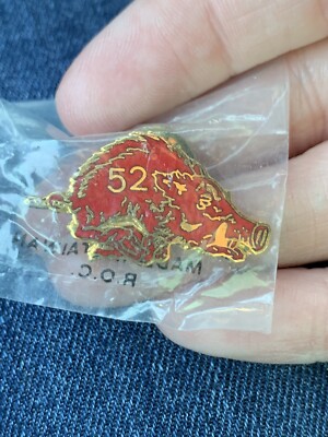 Vintage Chapter 52 Boar Hog Gold Tone Enamel Lapel Pin (GW10)