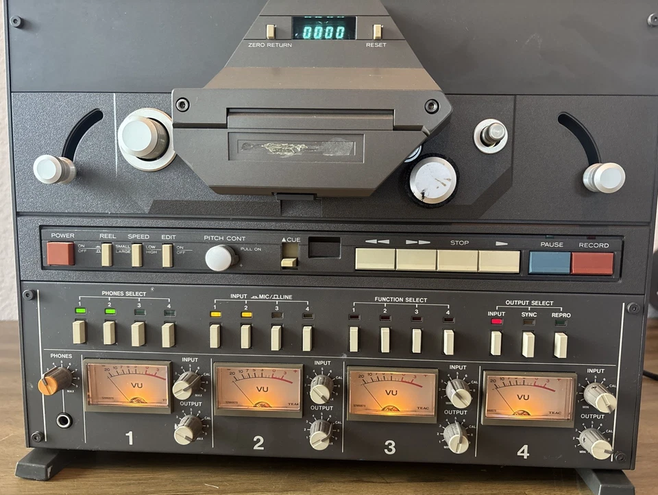 Carrete a carrete Tascam 34B rebobina y avanza necesita limpieza el juego se pega Foto 4 de 4