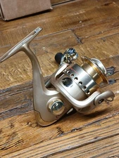 Bass Pro Shops Pro Extreme EX2000 spinning reel 5 ball bearings SMOOTH 
