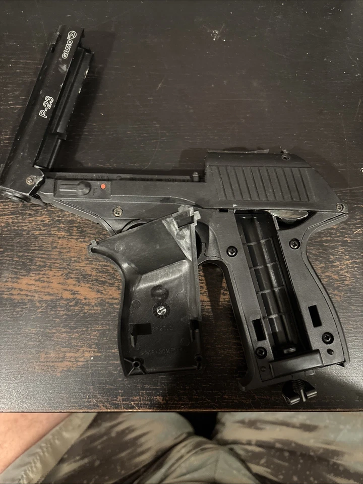 Gamo Model P-23 .177 Cal Co2 BB & Pellet Pistol - Image 3 of 4