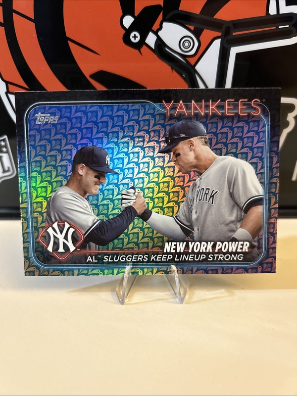 2024 Topps Series 1 New York Power Rizzo Judge 315 Holiday Parallel Yankees