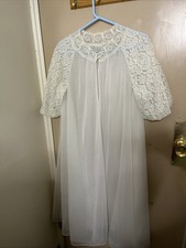 VANITY FAIR Size M Vintage 60  s Lace Tricot Nylon Honeymoon Robe