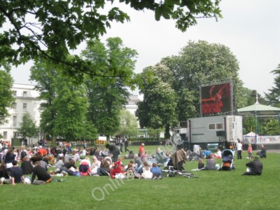 Photo 6x4 After the wedding: 2 Royal Leamington Spa A good-natured crowd  c2011