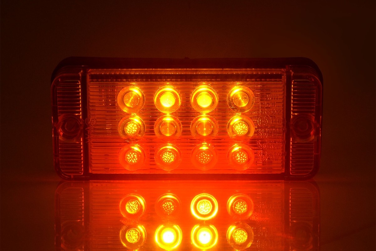 Luce posteriore a LED originale per monopattino Aprilia eSRZ