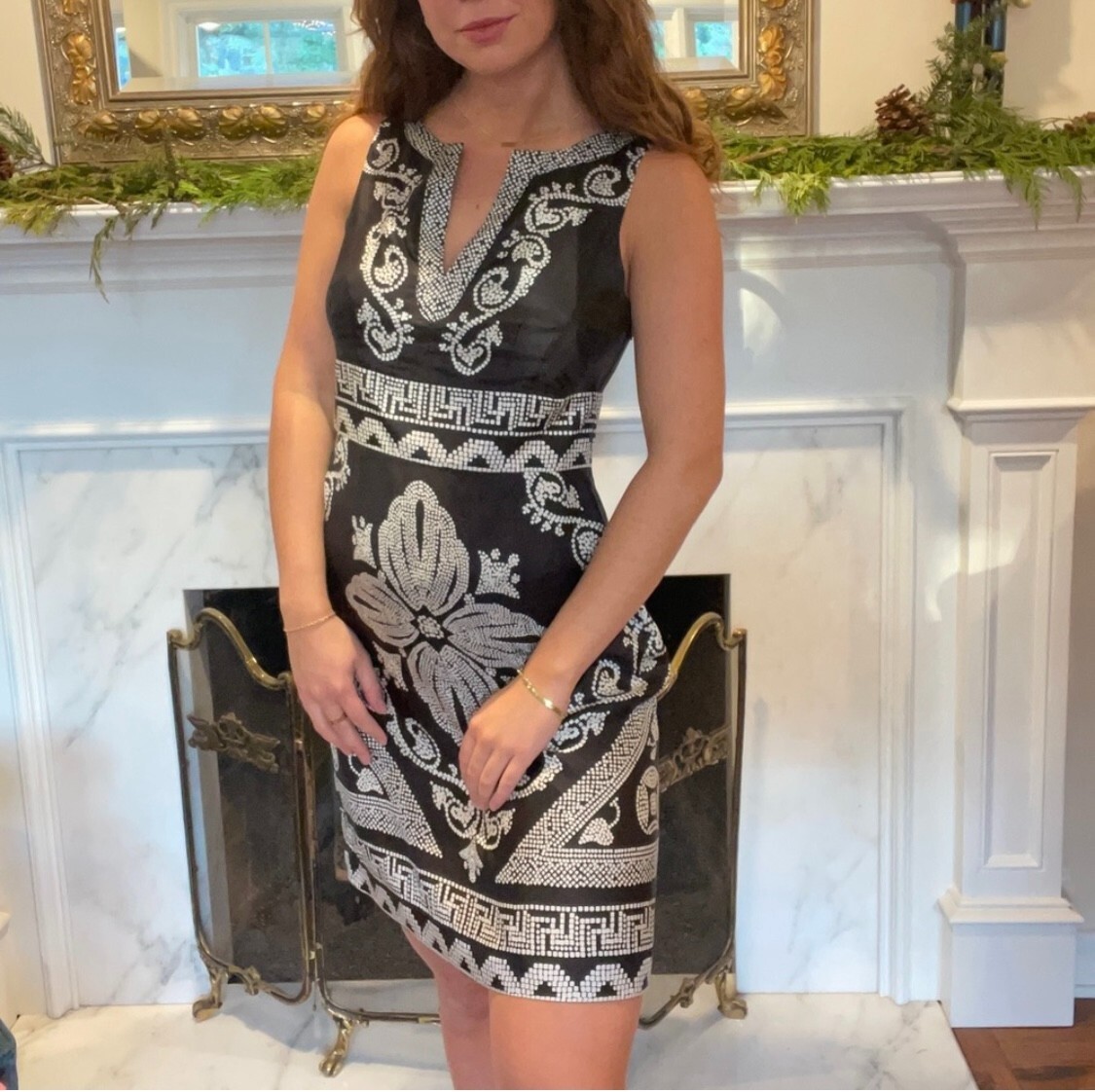 White House Black Market Sz Black 100% Silk V Neck Tunic Tank