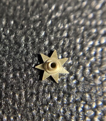 Genuine 2124 Audemars Piguet 33121 Day Wheel Watch Movement Part