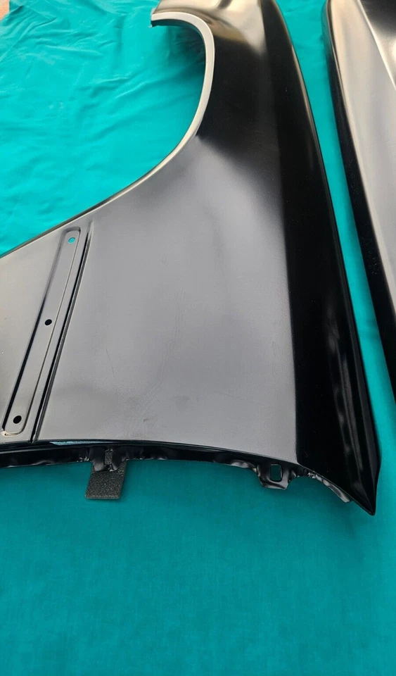 Guardabarros delantero izquierdo + derecho mercedesbenz w124 1985 - 1996 Foto 4 de 4