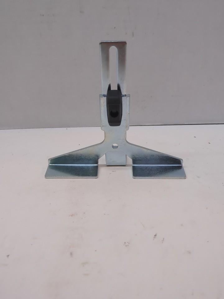 Milwaukee Edge Guide Assembly off of 2723-20 M18 FUEL Compact Router 43 ...