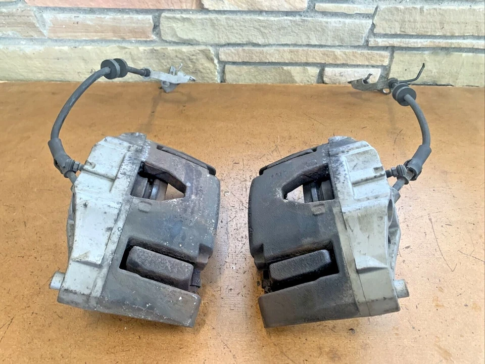 Pinza de freno delantera derecha e izquierda Volvo XC90 2003-2014 30657307 30657303 OEM Foto 2 de 4