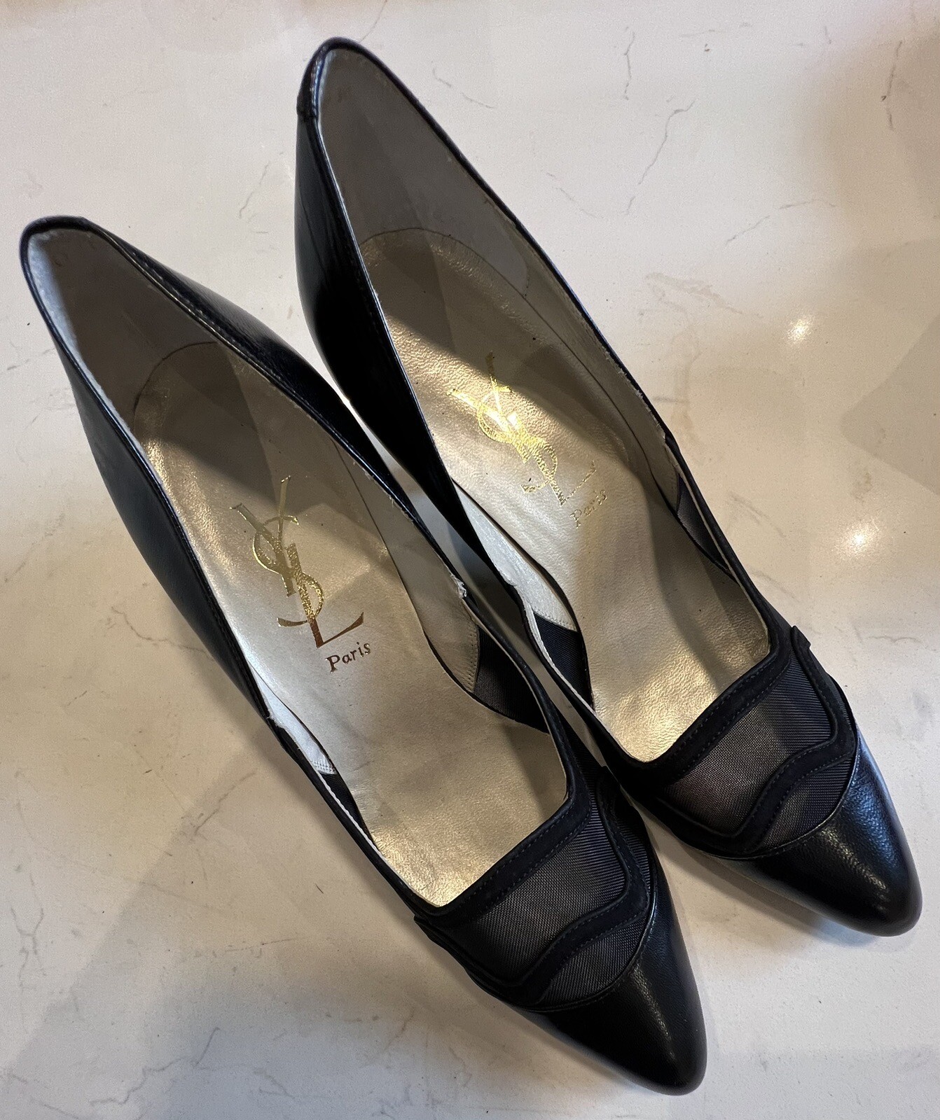 Décolleté YVES SAINT LAURENT Paris in pelle nera rete US5 5 35 5 YSL