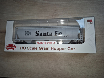 H0 US-Getreidetrichterwagen der ATSF - NEU OVP Evemodel Roco, Piko, Trix