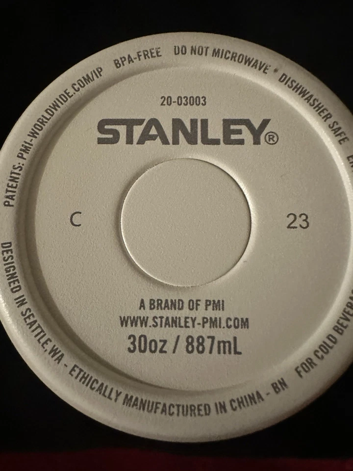 Copo/alça Stanley Sip 30 oz tampa torcida flip up branco/rosa gráfico "ALOHA" - Imagem 3 de 4