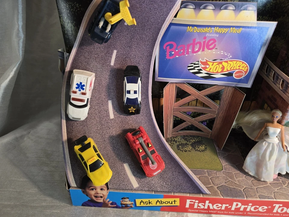 Barbie princesa y Hot Wheels Happy Meal 1997 McDonalds vintage exhibición Foto 3 de 4