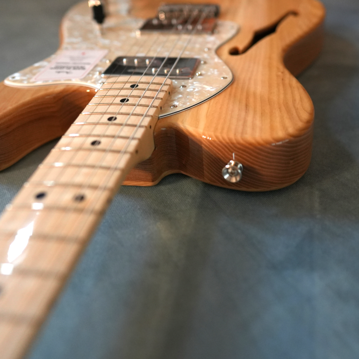 Fender Made in Japan Traditional 70s Telecaster Thinline Natural