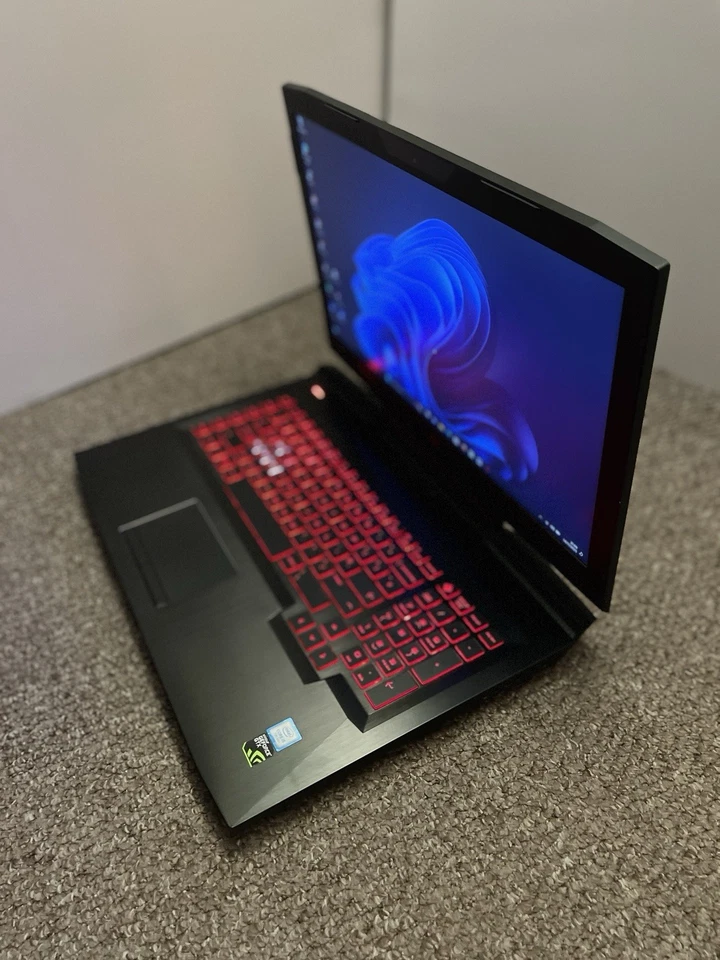 HP OMEN Gaming - 17.3'' i5 16GB 128GB SSD + 1 TB HDD GeForce GTX 1050 Win11 - Image 2 of 4