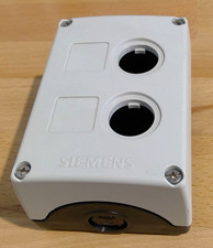 SIEMENS 3SB3 802-0AA3 Pushbutton Enclosure; 2 Hole; 22mm
