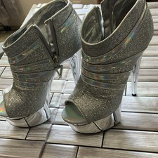 Ellie Shoes Silver Glitter Platform Stiletto Peep Toe NWOT size 6