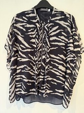Mint Velvet Ladies Zipped Blouse. Size 8. Black and Grey